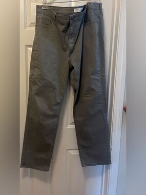 Levi Strauss -Signature Size 42” x 32”.
Color Grey -New - No Tags